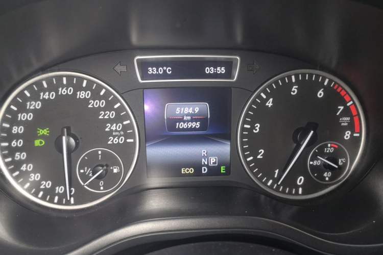Used Mercedes-Benz B-Class 2012 B 200 Odometer Close Up