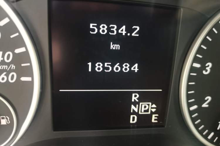 Used Mercedes-Benz B-Class 2012 B 180 Odometer Close Up