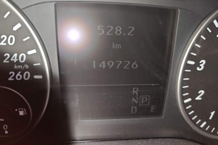 Used Mercedes-Benz B-Class 2012 B 180 Odometer Close Up