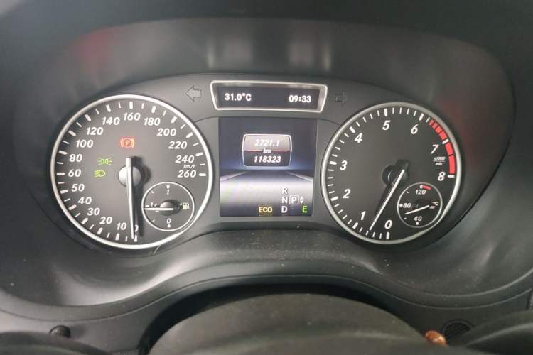 Used Mercedes-Benz B-Class 2012 B 200 Odometer Close Up
