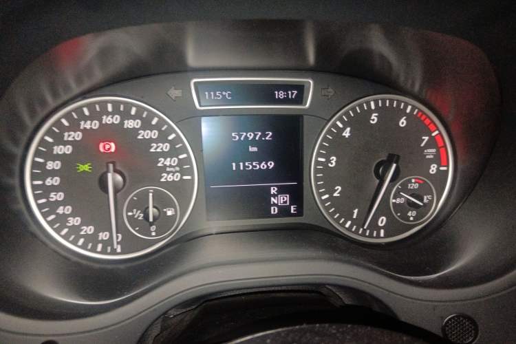 Used Mercedes-Benz B-Class 2012 B 180 Odometer Close Up