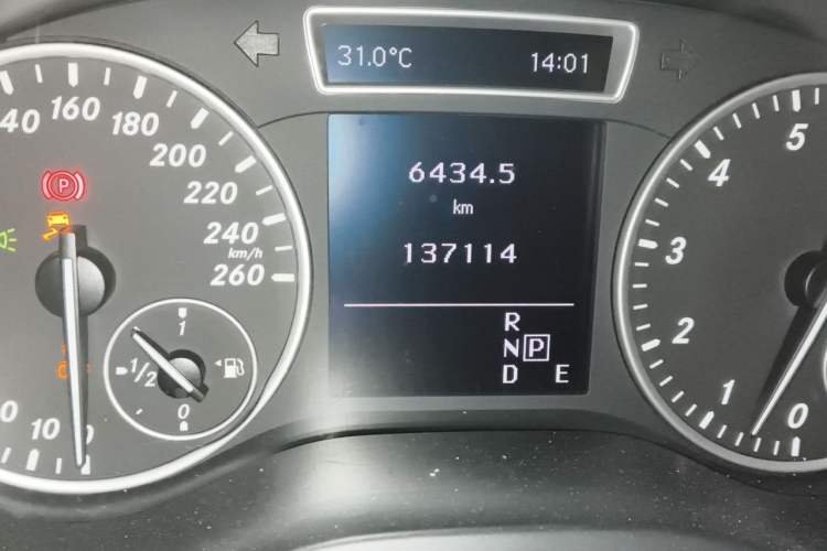 Used Mercedes-Benz B-Class 2012 B 180 Odometer Close Up