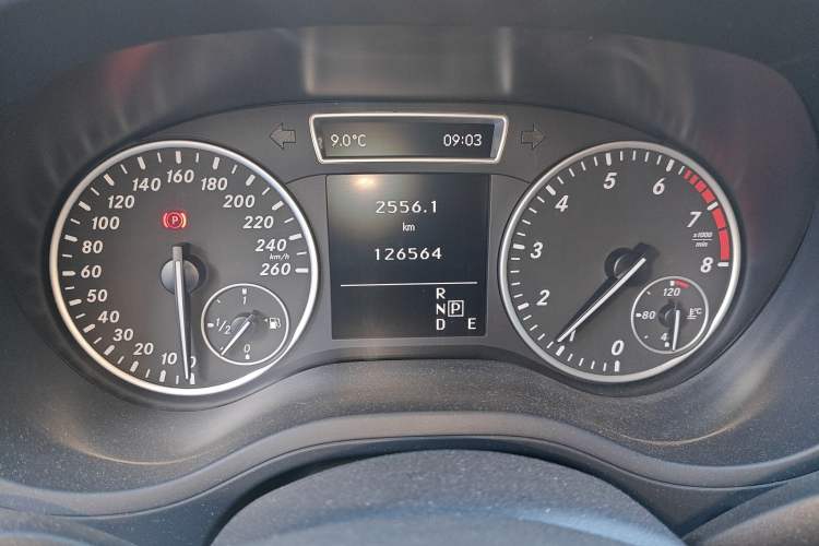 Used Mercedes-Benz B-Class 2012 B 180 Odometer Close Up