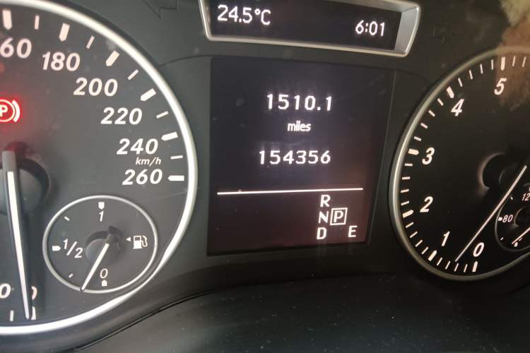 Used Mercedes-Benz B-Class 2012 B 180 Odometer Close Up