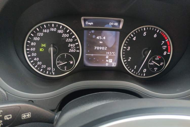 Used Mercedes-Benz B-Class 2012 B 200 Odometer Close Up