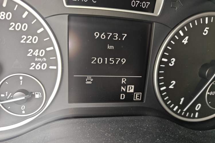 Used Mercedes-Benz B-Class 2012 B 180 Odometer Close Up