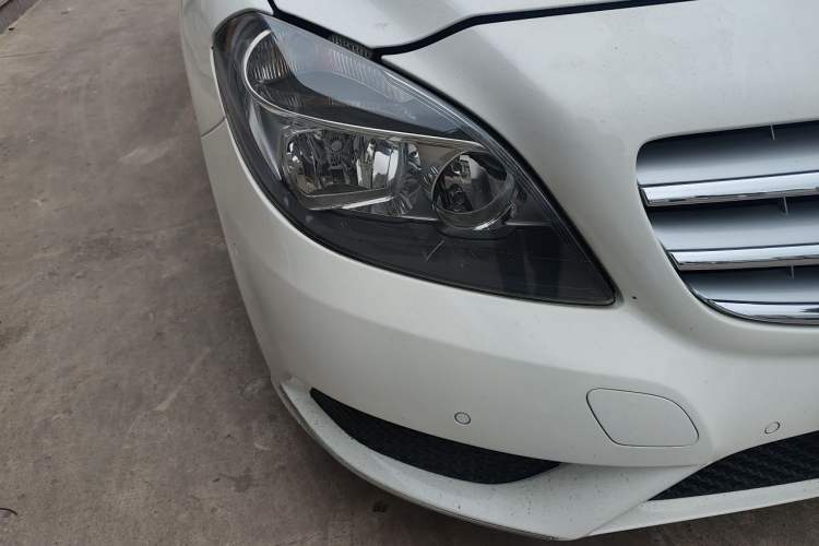 Used Mercedes-Benz B-Class 2012 B 180 Right Front Headlight