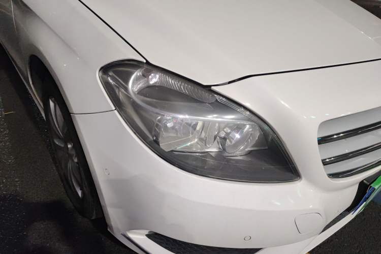Used Mercedes-Benz B-Class 2012 B 180 Right Front Headlight