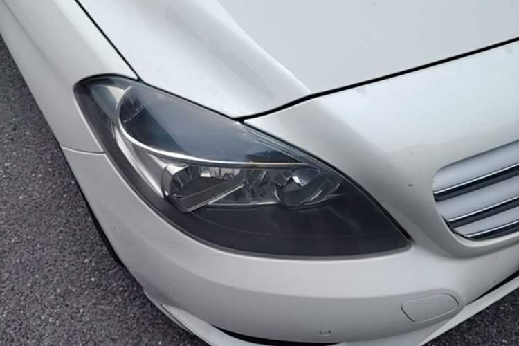 Used Mercedes-Benz B-Class 2012 B 180 Right Front Headlight