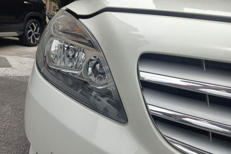 Used Mercedes-Benz B-Class 2012 B 180 Right Front Headlight