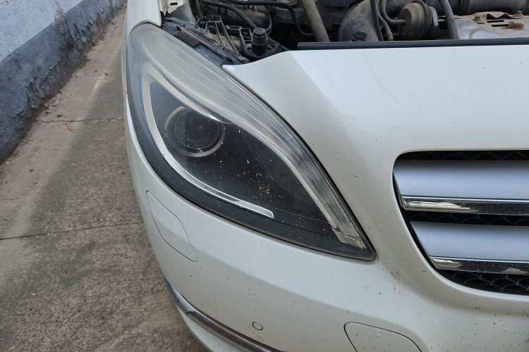 Used Mercedes-Benz B-Class 2012 B 200 Right Front Headlight