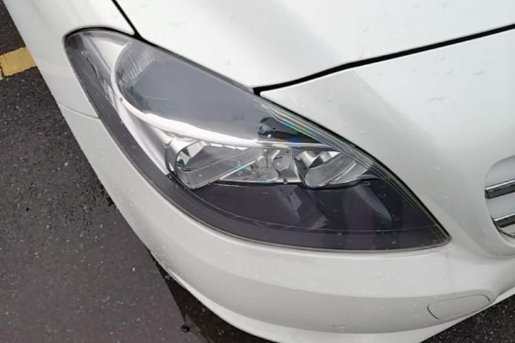 Used Mercedes-Benz B-Class 2012 B 180 Right Front Headlight