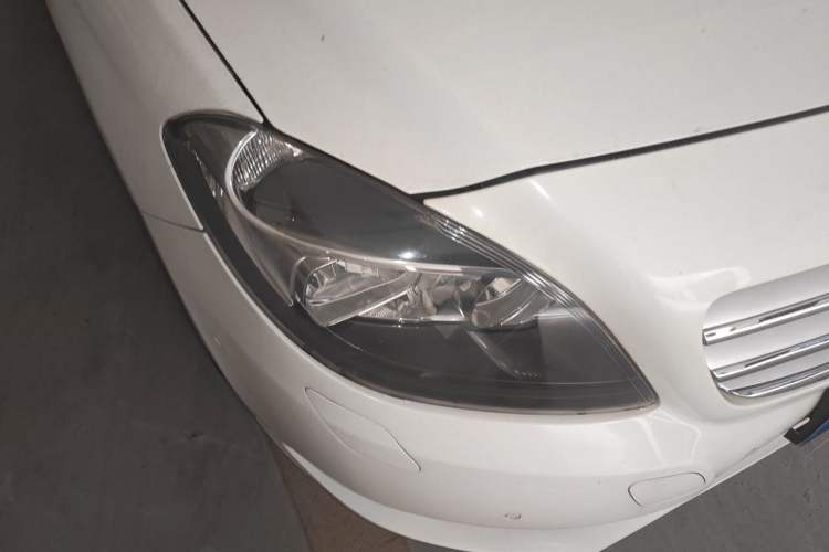 Used Mercedes-Benz B-Class 2012 B 180 Right Front Headlight