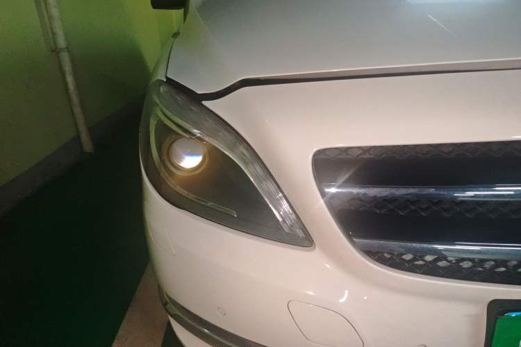 Used Mercedes-Benz B-Class 2012 B 200 Right Front Headlight