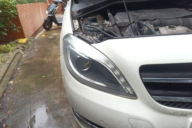 Used Mercedes-Benz B-Class 2012 B 200 Right Front Headlight
