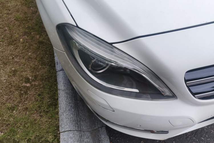 Used Mercedes-Benz B-Class 2012 B 200 Right Front Headlight