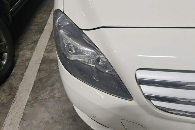 Used Mercedes-Benz B-Class 2012 B 180 Right Front Headlight