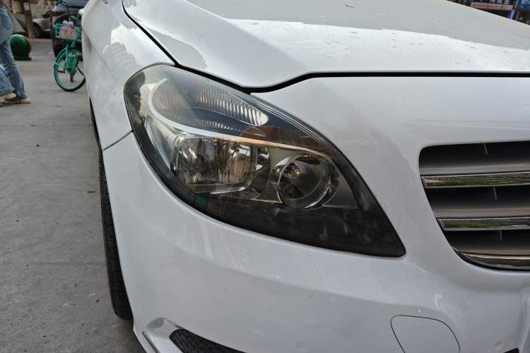 Used Mercedes-Benz B-Class 2012 B 180 Right Front Headlight