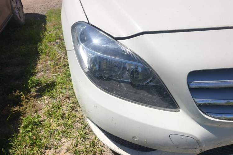 Used Mercedes-Benz B-Class 2012 B 180 Right Front Headlight