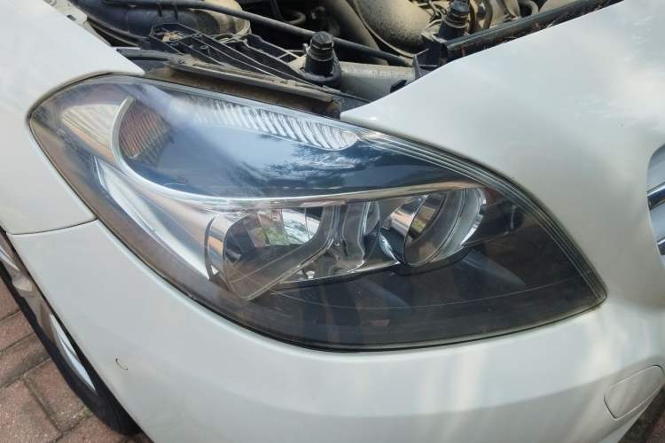 Used Mercedes-Benz B-Class 2012 B 180 Right Front Headlight