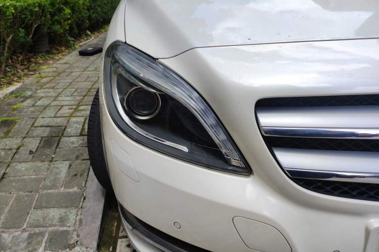 Used Mercedes-Benz B-Class 2012 B 200 Right Front Headlight