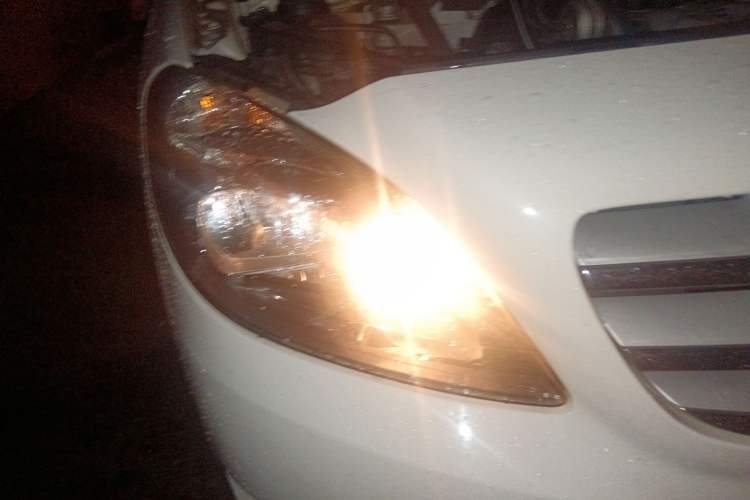 Used Mercedes-Benz B-Class 2012 B 180 Right Front Headlight
