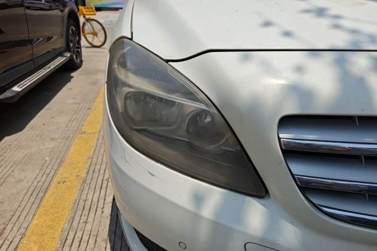 Used Mercedes-Benz B-Class 2012 B 180 Right Front Headlight