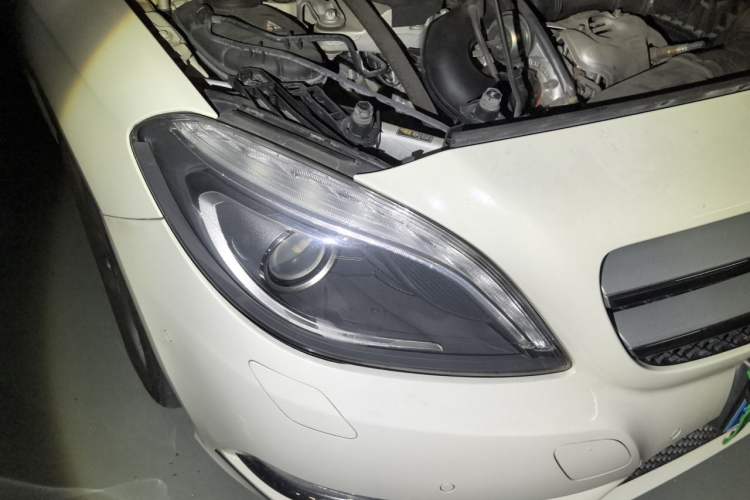 Used Mercedes-Benz B-Class 2012 B 200 Right Front Headlight