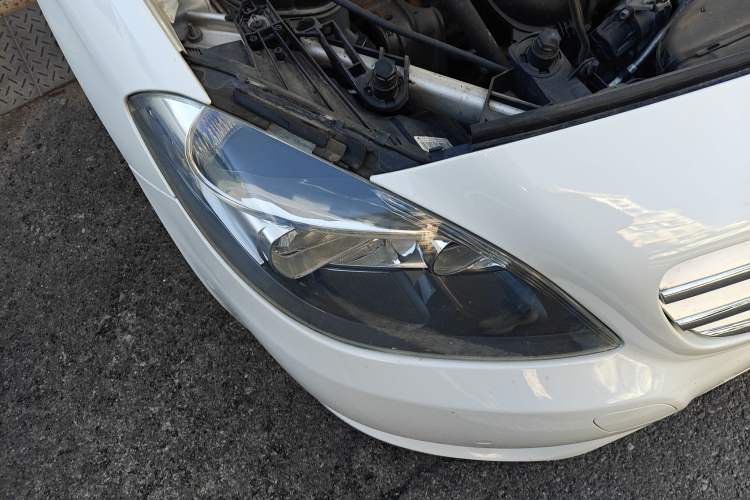 Used Mercedes-Benz B-Class 2012 B 180 Right Front Headlight