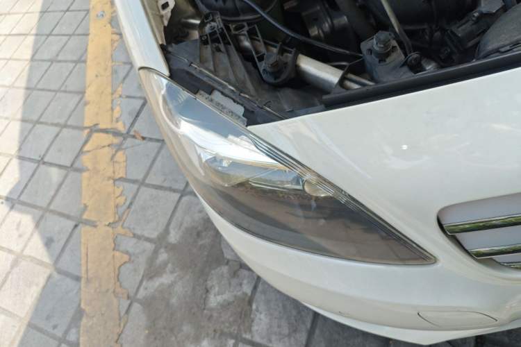 Used Mercedes-Benz B-Class 2012 B 180 Right Front Headlight