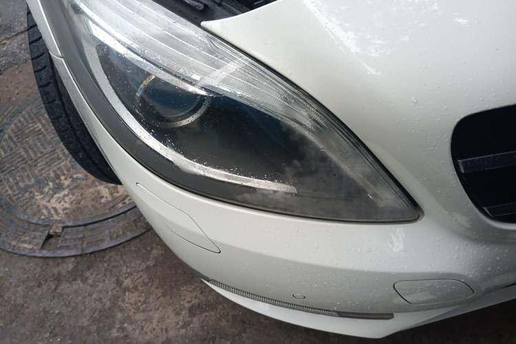 Used Mercedes-Benz B-Class 2012 B 200 Right Front Headlight
