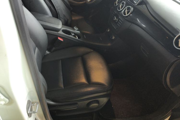 Used Mercedes-Benz B-Class 2012 B 180 Right Front Seat