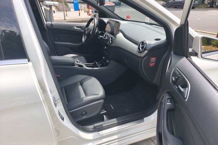 Used Mercedes-Benz B-Class 2012 B 200 Right Front Seat