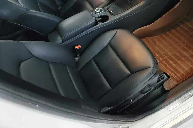 Used Mercedes-Benz B-Class 2012 B 180 Right Front Seat