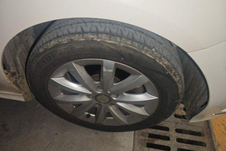 Used Mercedes-Benz B-Class 2012 B 180 Right Front Wheel Hub