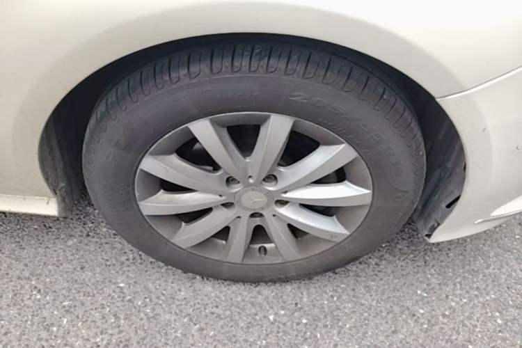Used Mercedes-Benz B-Class 2012 B 180 Right Front Wheel Hub