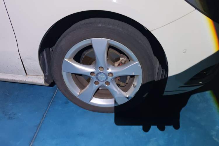 Used Mercedes-Benz B-Class 2012 B 200 Right Front Wheel Hub