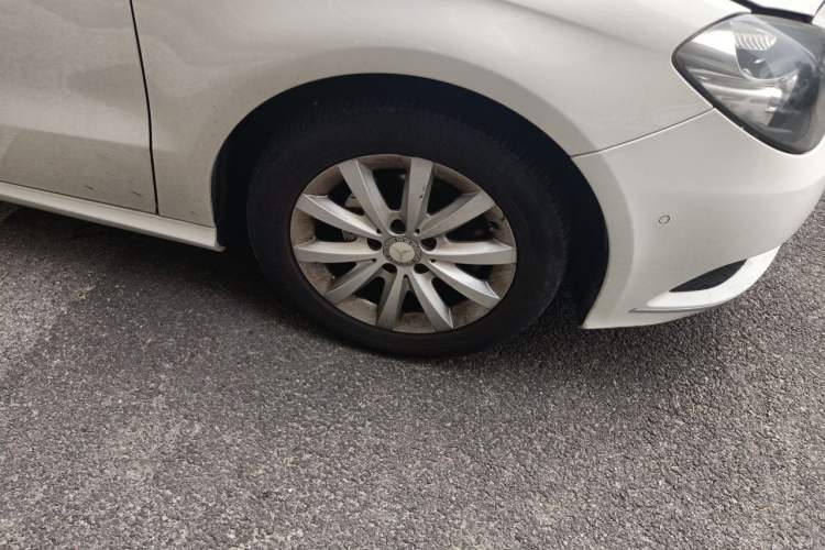 Used Mercedes-Benz B-Class 2012 B 180 Right Front Wheel Hub