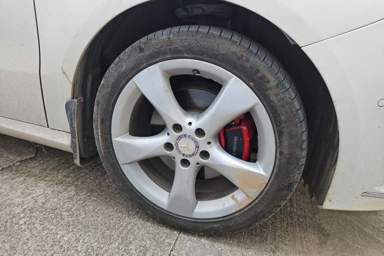 Used Mercedes-Benz B-Class 2012 B 200 Right Front Wheel Hub