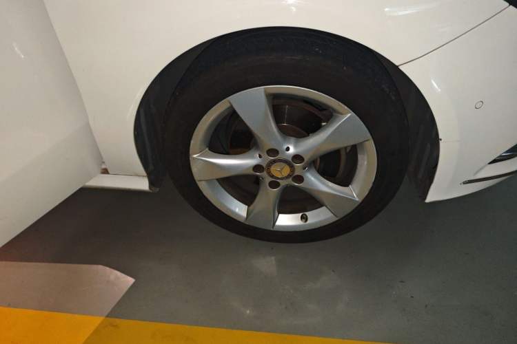 Used Mercedes-Benz B-Class 2012 B 200 Right Front Wheel Hub