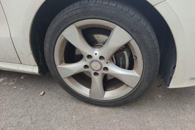 Used Mercedes-Benz B-Class 2012 B 200 Right Front Wheel Hub