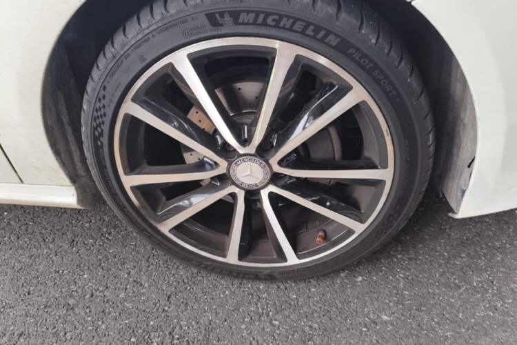 Used Mercedes-Benz B-Class 2012 B 200 Right Front Wheel Hub