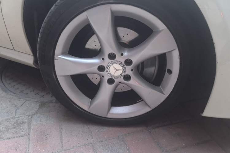 Used Mercedes-Benz B-Class 2012 B 200 Right Front Wheel Hub