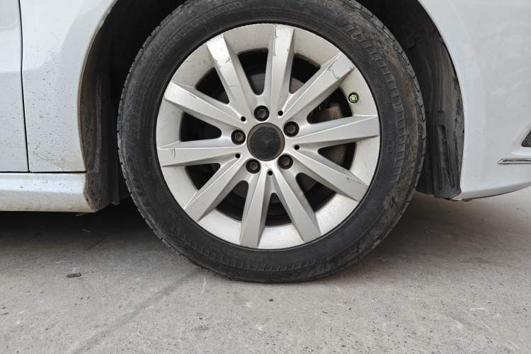 Used Mercedes-Benz B-Class 2012 B 180 Right Front Wheel Hub
