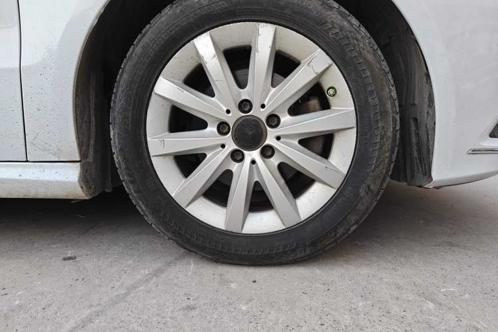 Used Mercedes-Benz B-Class 2012 B 180 Right Front Wheel Hub