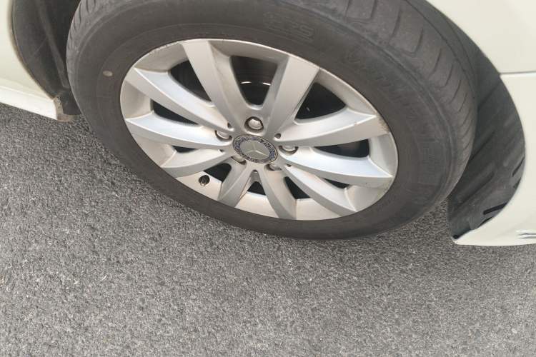 Used Mercedes-Benz B-Class 2012 B 180 Right Front Wheel Hub