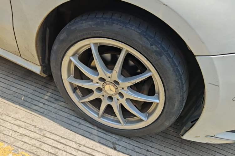 Used Mercedes-Benz B-Class 2012 B 180 Right Front Wheel Hub