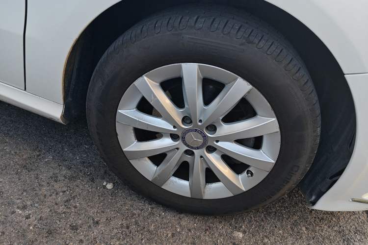 Used Mercedes-Benz B-Class 2012 B 180 Right Front Wheel Hub