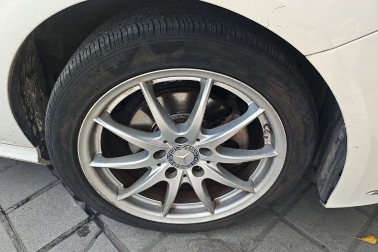 Used Mercedes-Benz B-Class 2012 B 180 Right Front Wheel Hub