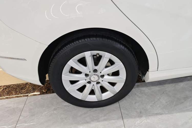 Used Mercedes-Benz B-Class 2012 B 180 Right Rear Wheel Hub